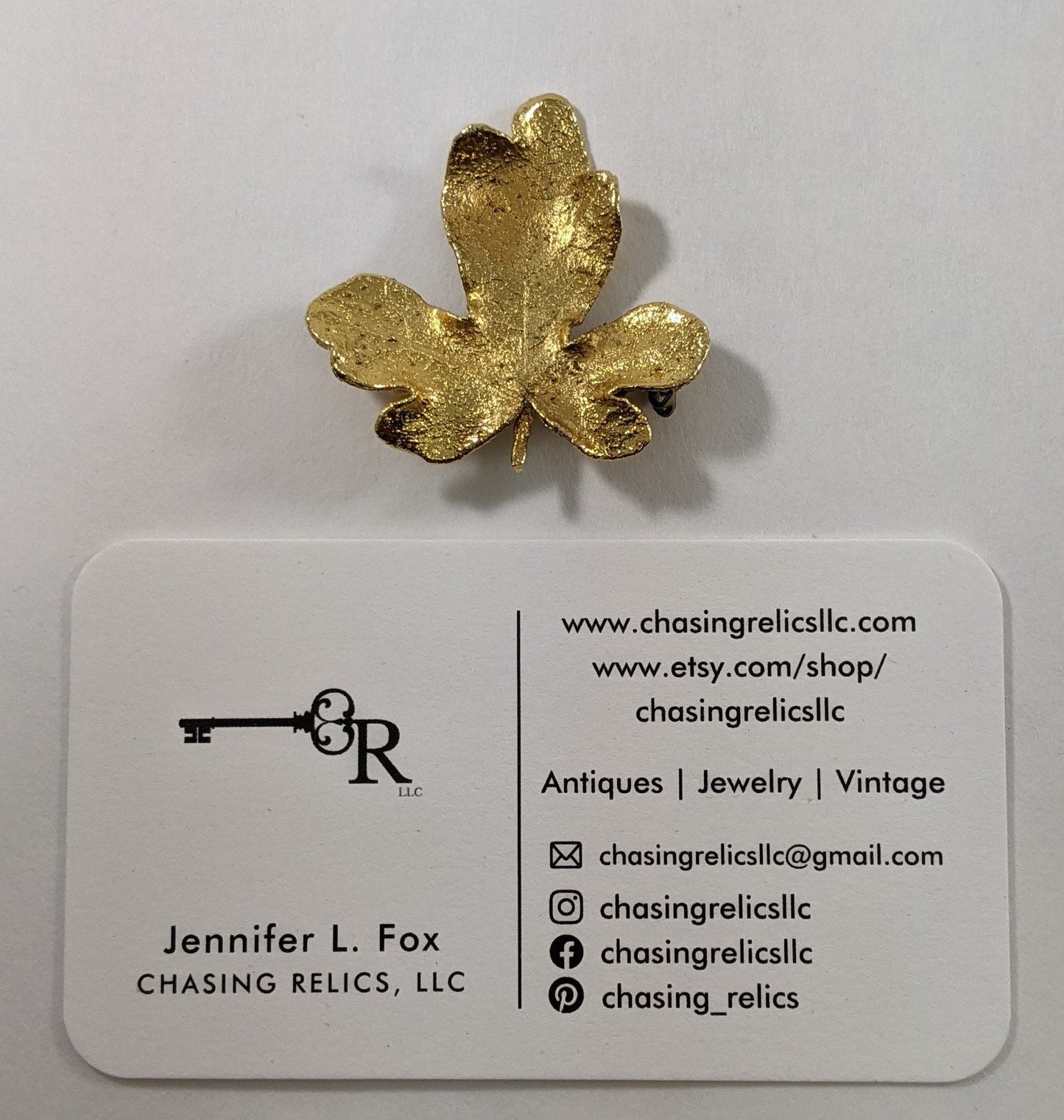 Gold Leaf Brooch, Nature Fall Jewelry, Autumn Accessory, Realistic Vintage Leaf Pin, Gift for Her or Teacher, Elegant Fall Outfit Accent