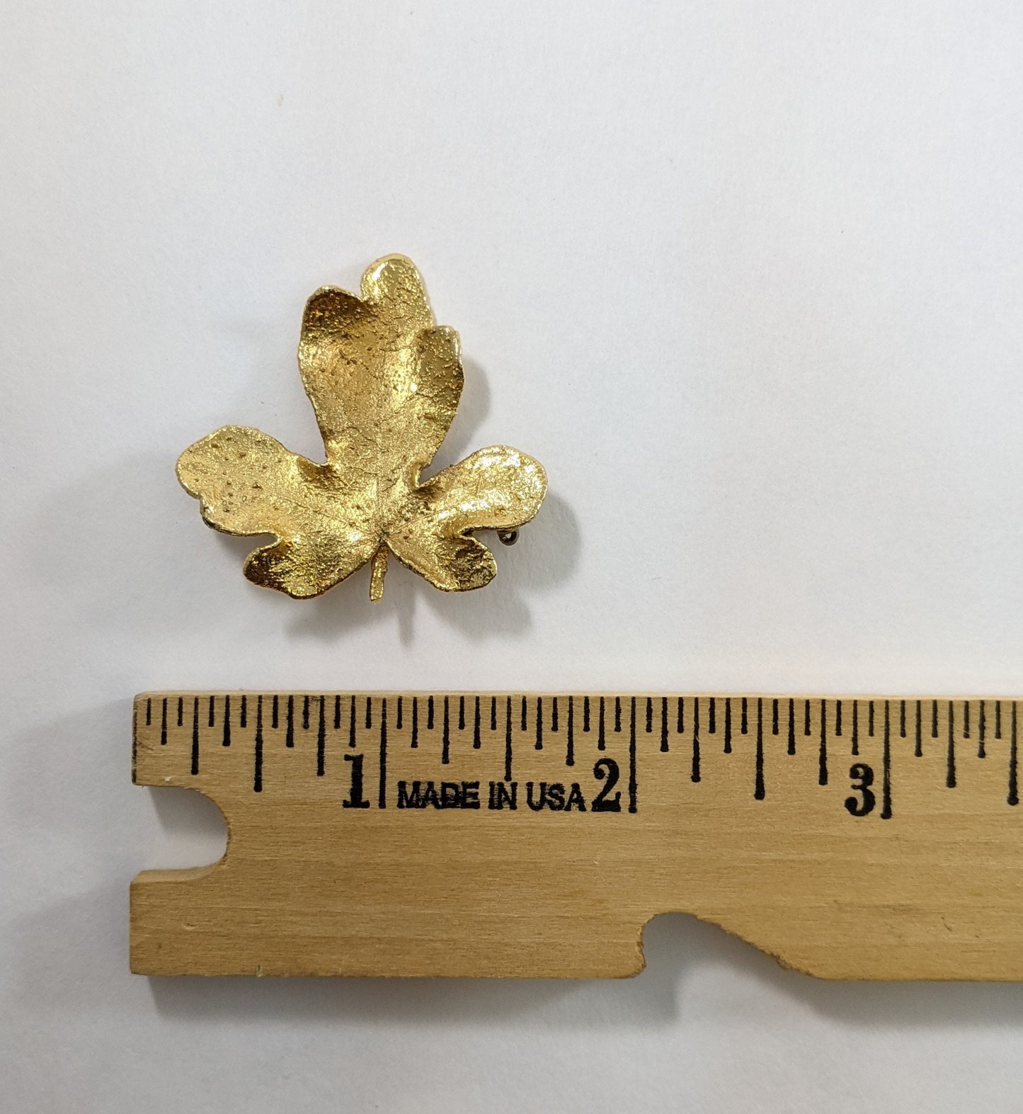 Gold Leaf Brooch, Nature Fall Jewelry, Autumn Accessory, Realistic Vintage Leaf Pin, Gift for Her or Teacher, Elegant Fall Outfit Accent