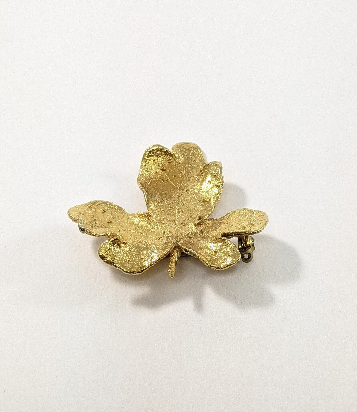 Gold Leaf Brooch, Nature Fall Jewelry, Autumn Accessory, Realistic Vintage Leaf Pin, Gift for Her or Teacher, Elegant Fall Outfit Accent