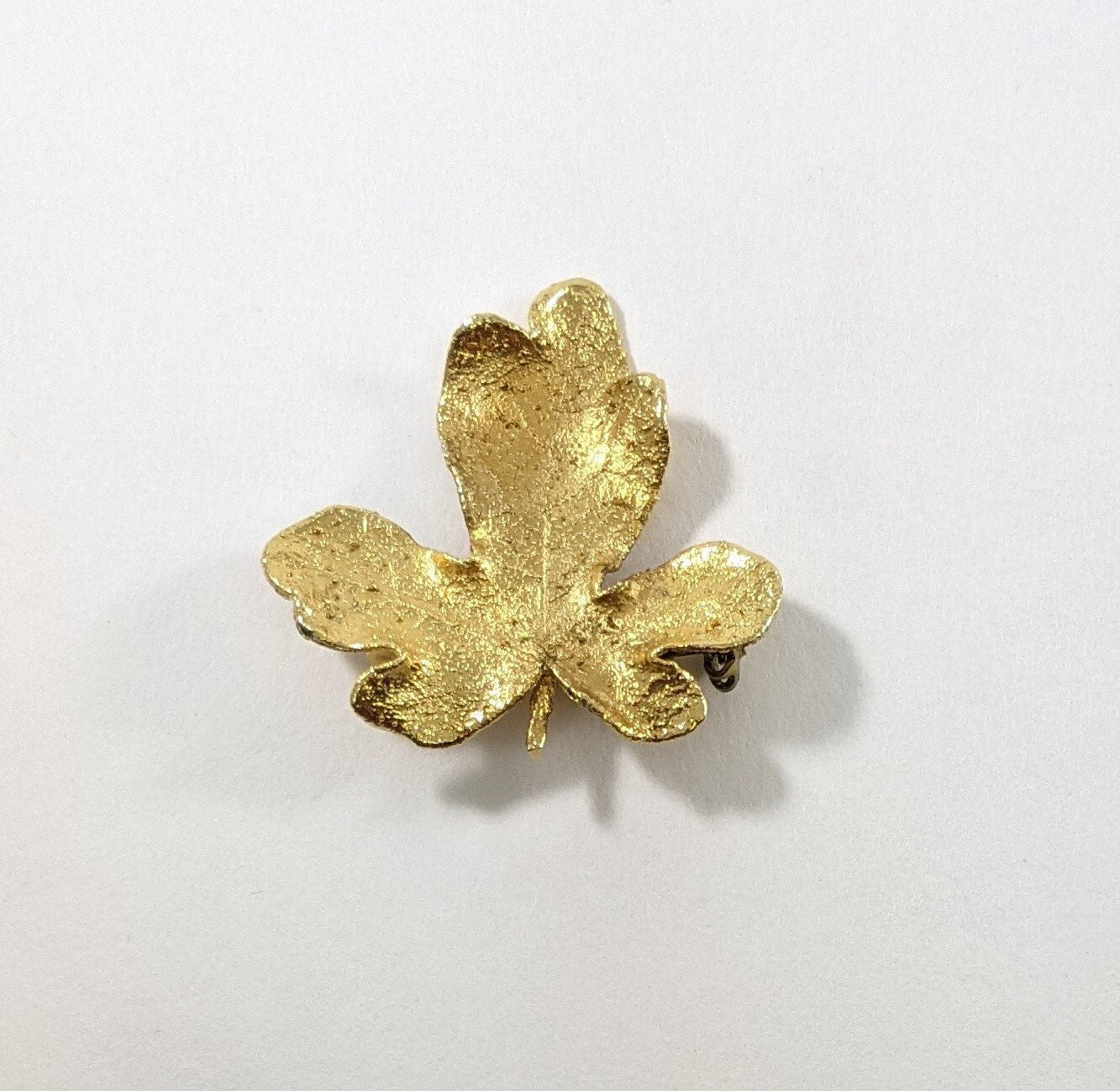 Gold Leaf Brooch, Nature Fall Jewelry, Autumn Accessory, Realistic Vintage Leaf Pin, Gift for Her or Teacher, Elegant Fall Outfit Accent
