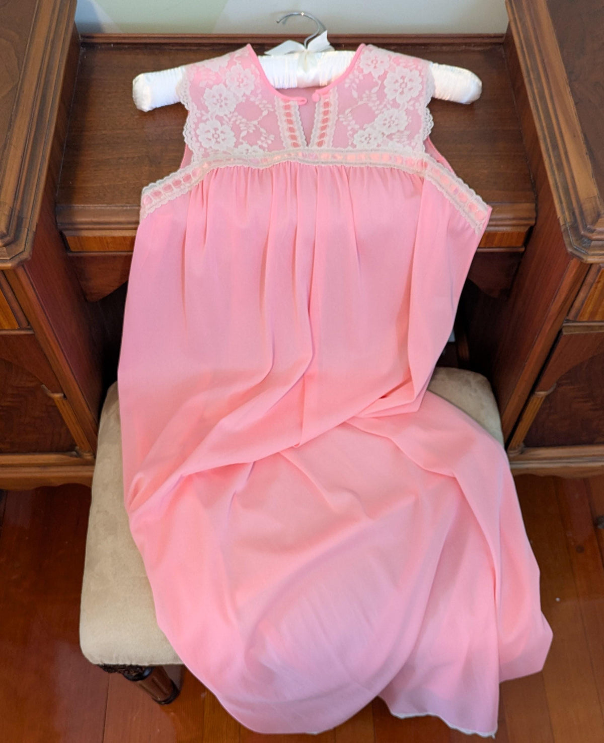 Vintage Kayser Pink Nylon Nightgown Lace Yoke Ribbon Trim Romantic Lingerie Gown Size M