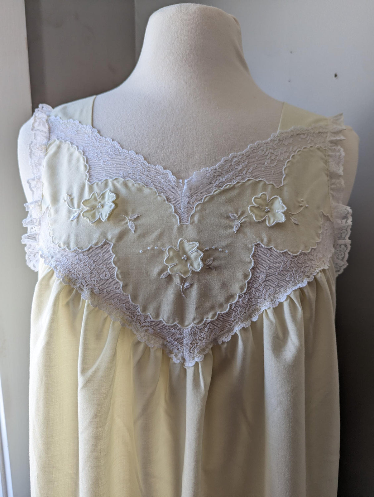 Vintage Barbizon Cotton Nightgown: Lace Trim Waltz Length Sleep Dress