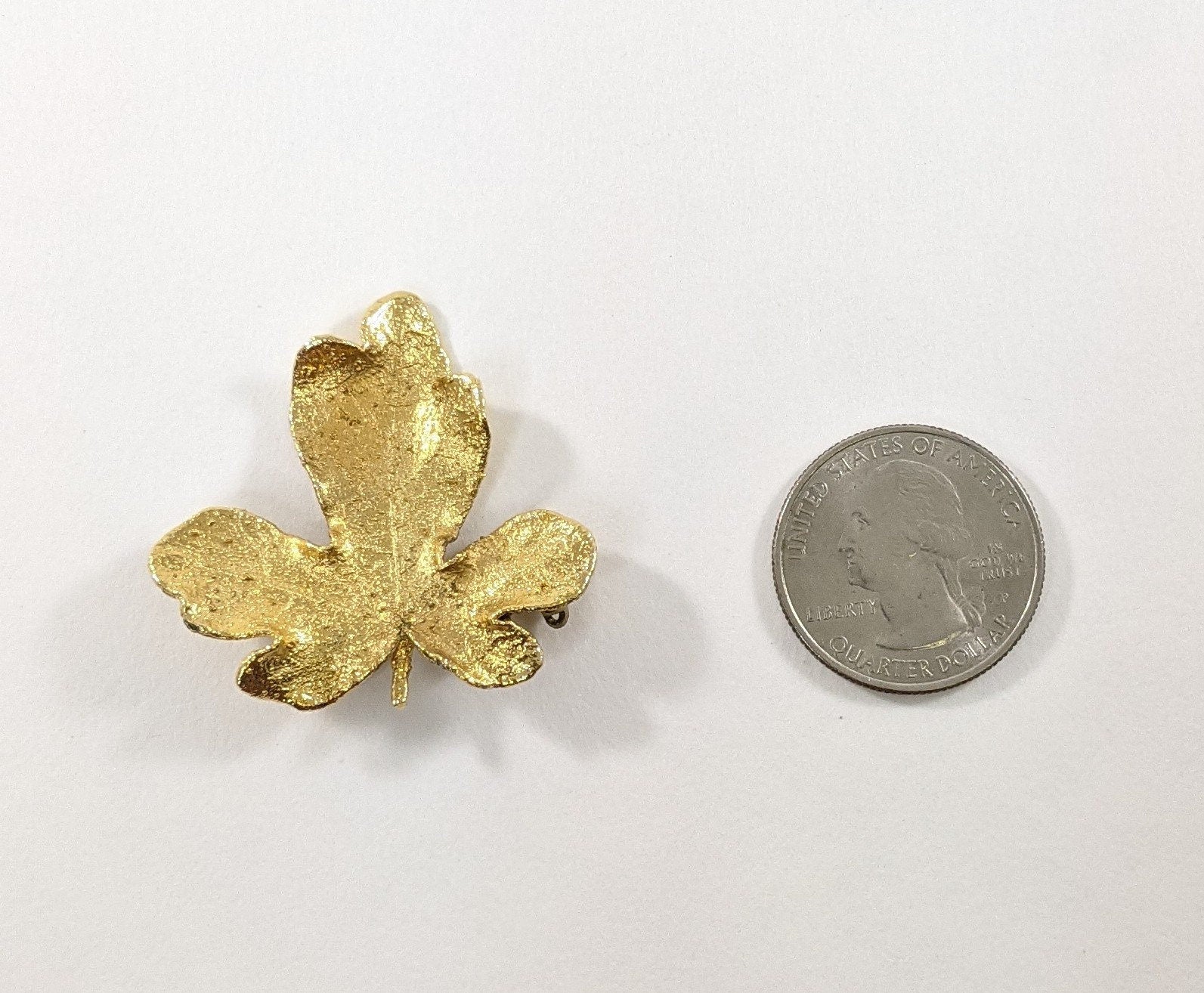 Gold Leaf Brooch, Nature Fall Jewelry, Autumn Accessory, Realistic Vintage Leaf Pin, Gift for Her or Teacher, Elegant Fall Outfit Accent