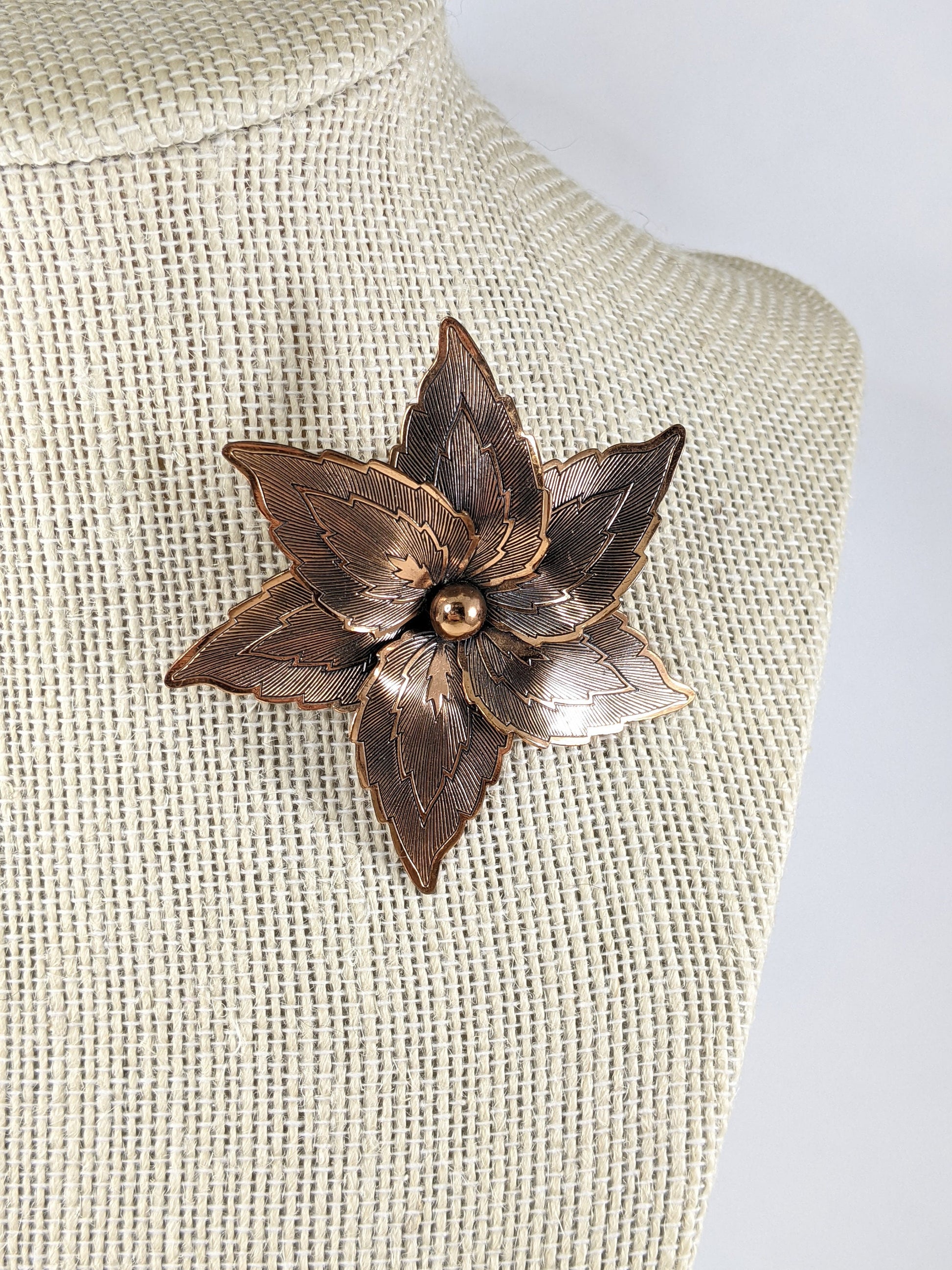 Vintage Copper Flower Brooch – Stamped Floral Metal Pin, Romantic Botanical Jewelry