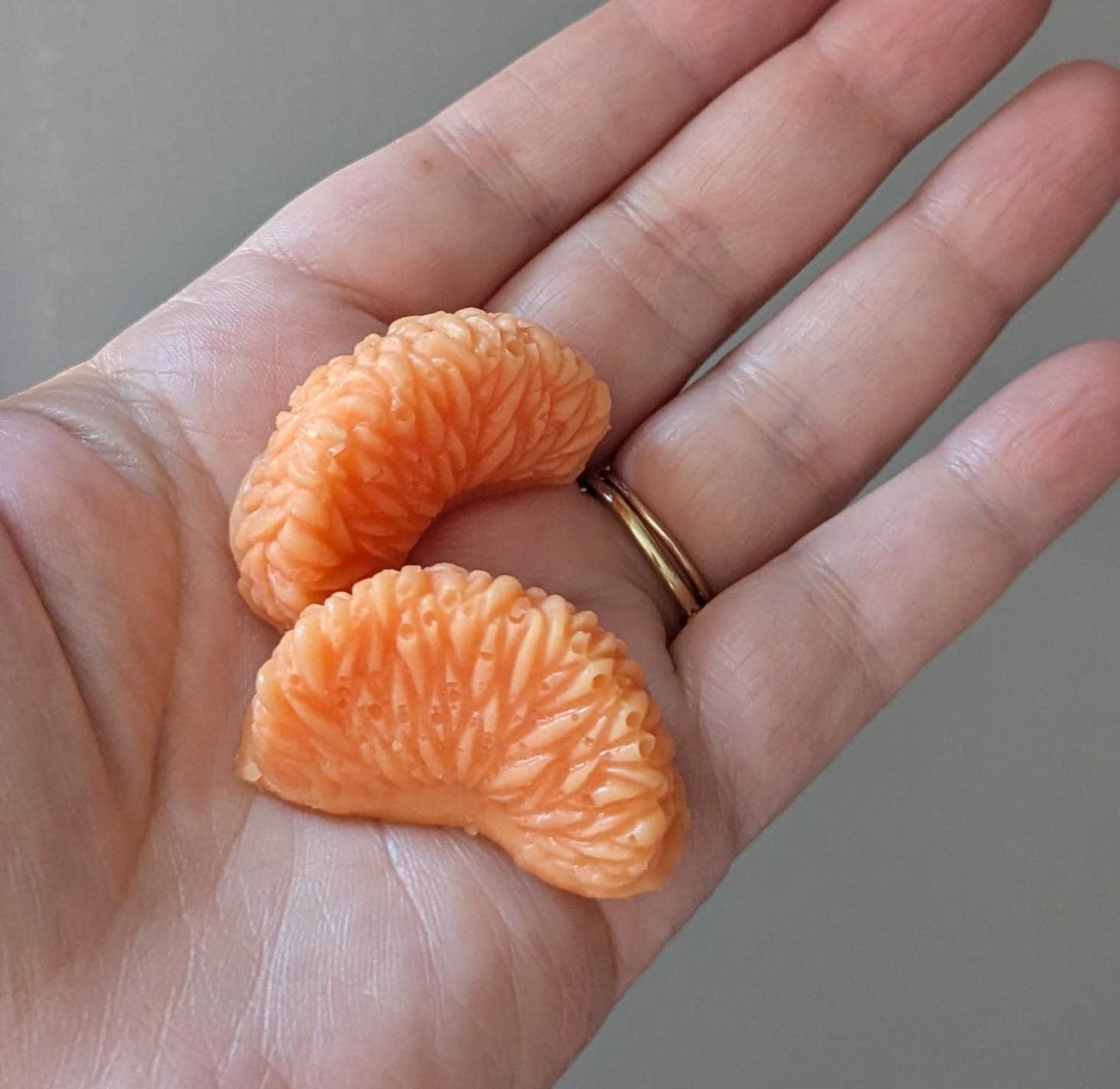 Clementine Sunshine citrus wax slices made from 100% natural Coco-Soy wax blend.