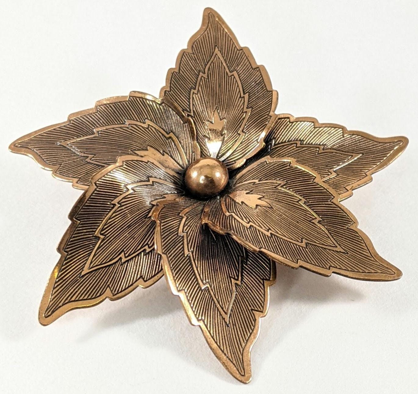 Vintage Copper Flower Brooch – Stamped Floral Metal Pin, Romantic Botanical Jewelry