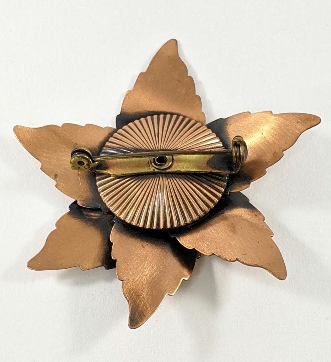 Vintage Copper Flower Brooch – Stamped Floral Metal Pin, Romantic Botanical Jewelry