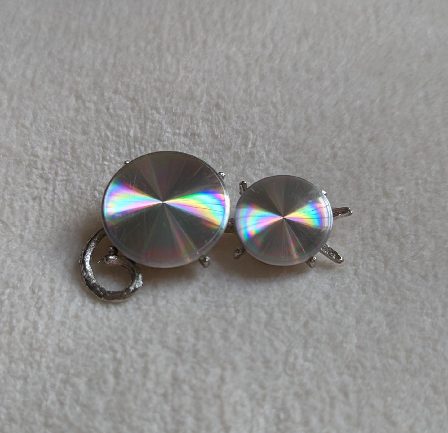 1961 Jewelarama Hologram Cat Brooch — Vintage Psychedelic Costume Pin