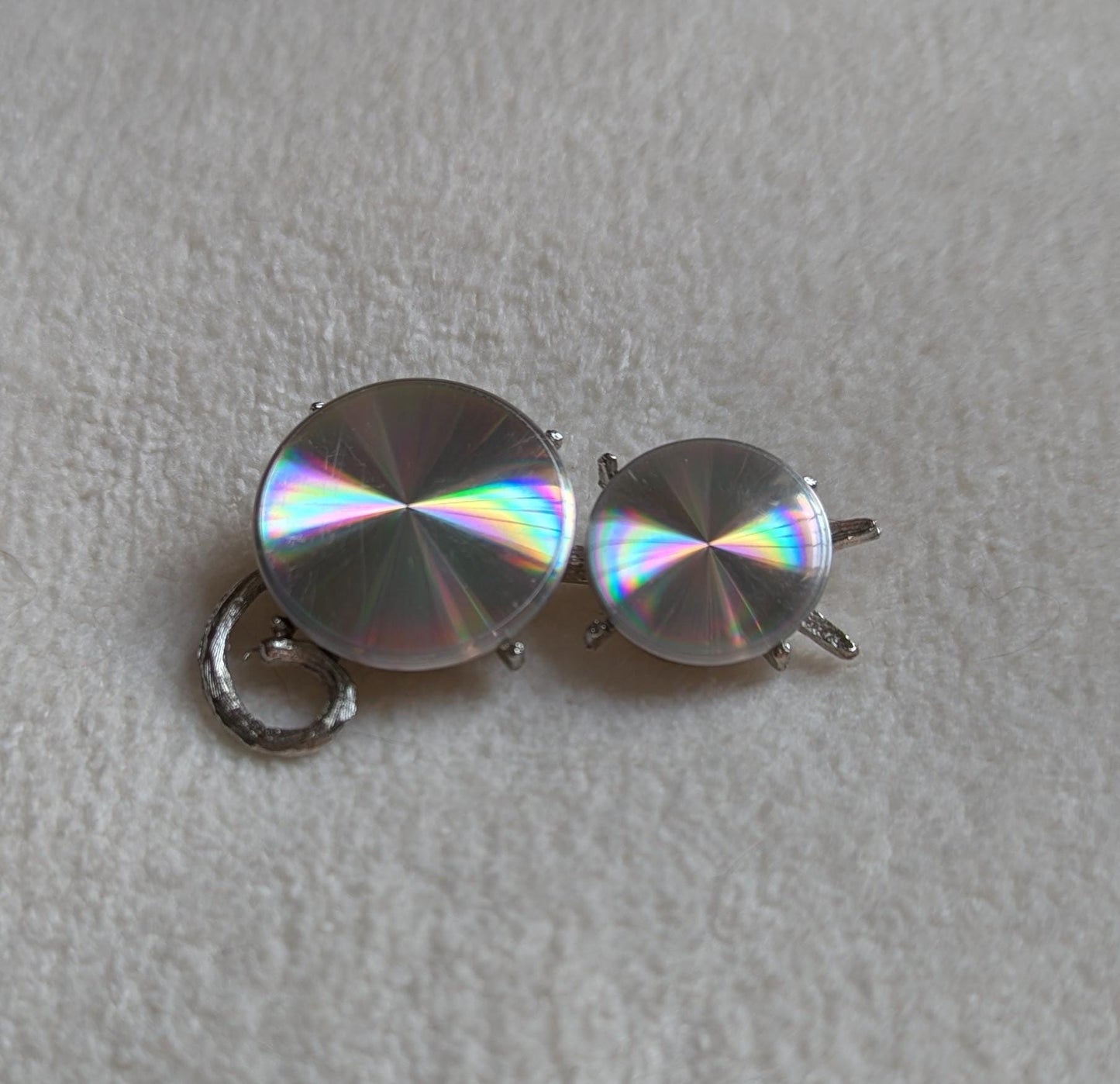 1961 Jewelarama Hologram Cat Brooch — Vintage Psychedelic Costume Pin
