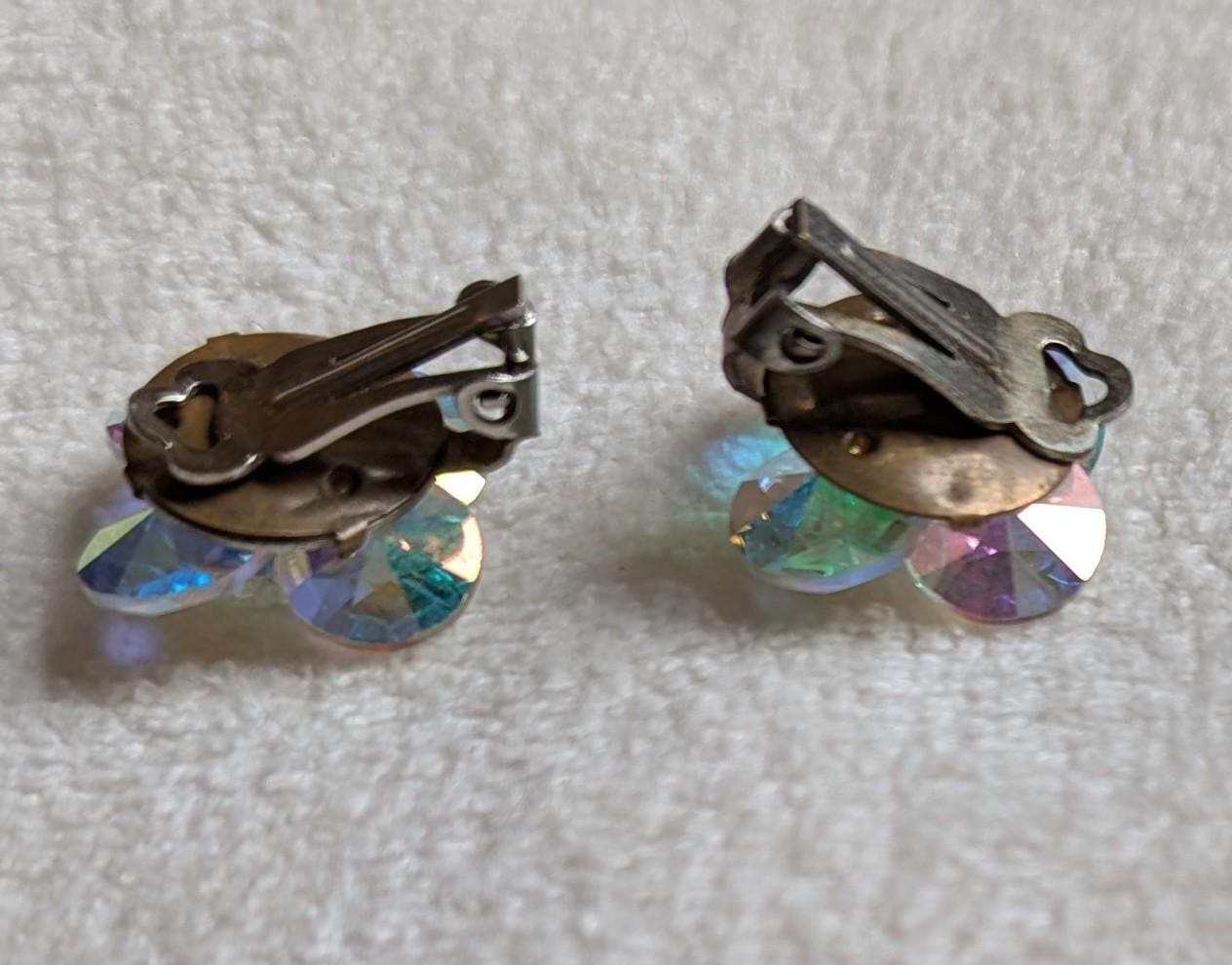 Vintage Aurora Borealis Clip-On Earrings – Iridescent Crystal Floral Design, Mid Century Costume Jewelry