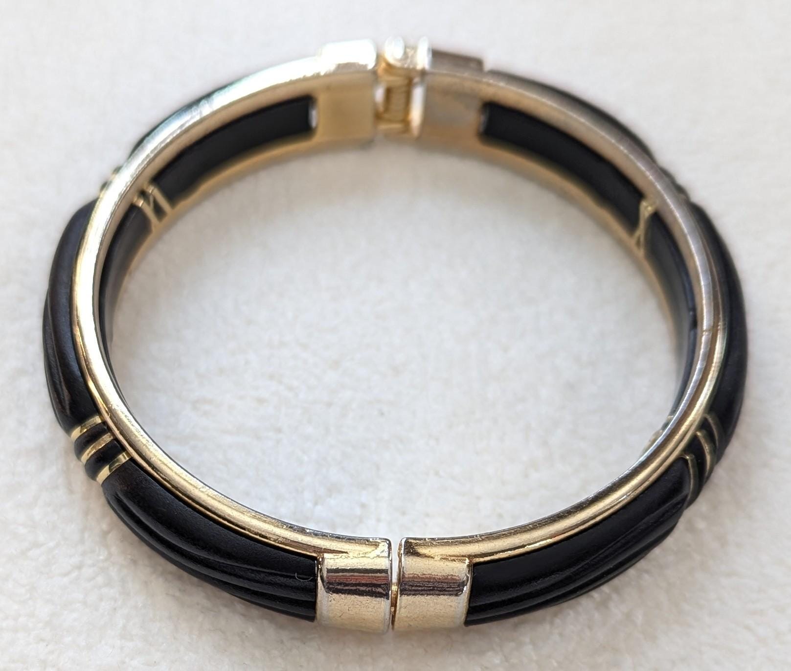 Vintage Black & Gold Clamshell Bangle | 1980s Retro Statement Bracelet