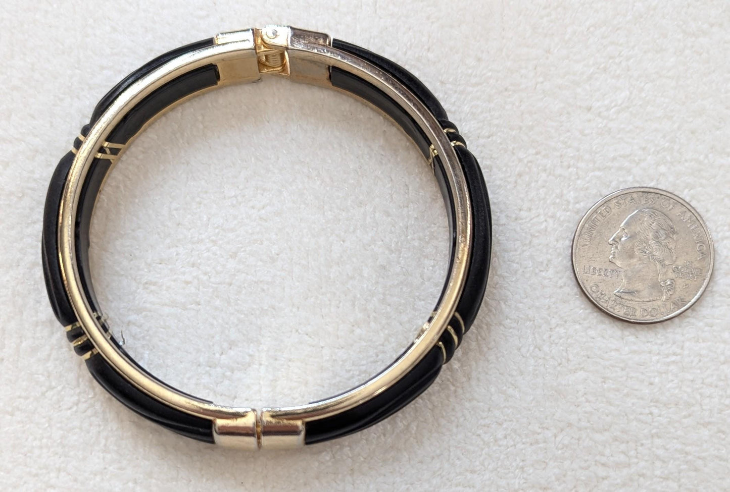 Vintage Black & Gold Clamshell Bangle | 1980s Retro Statement Bracelet