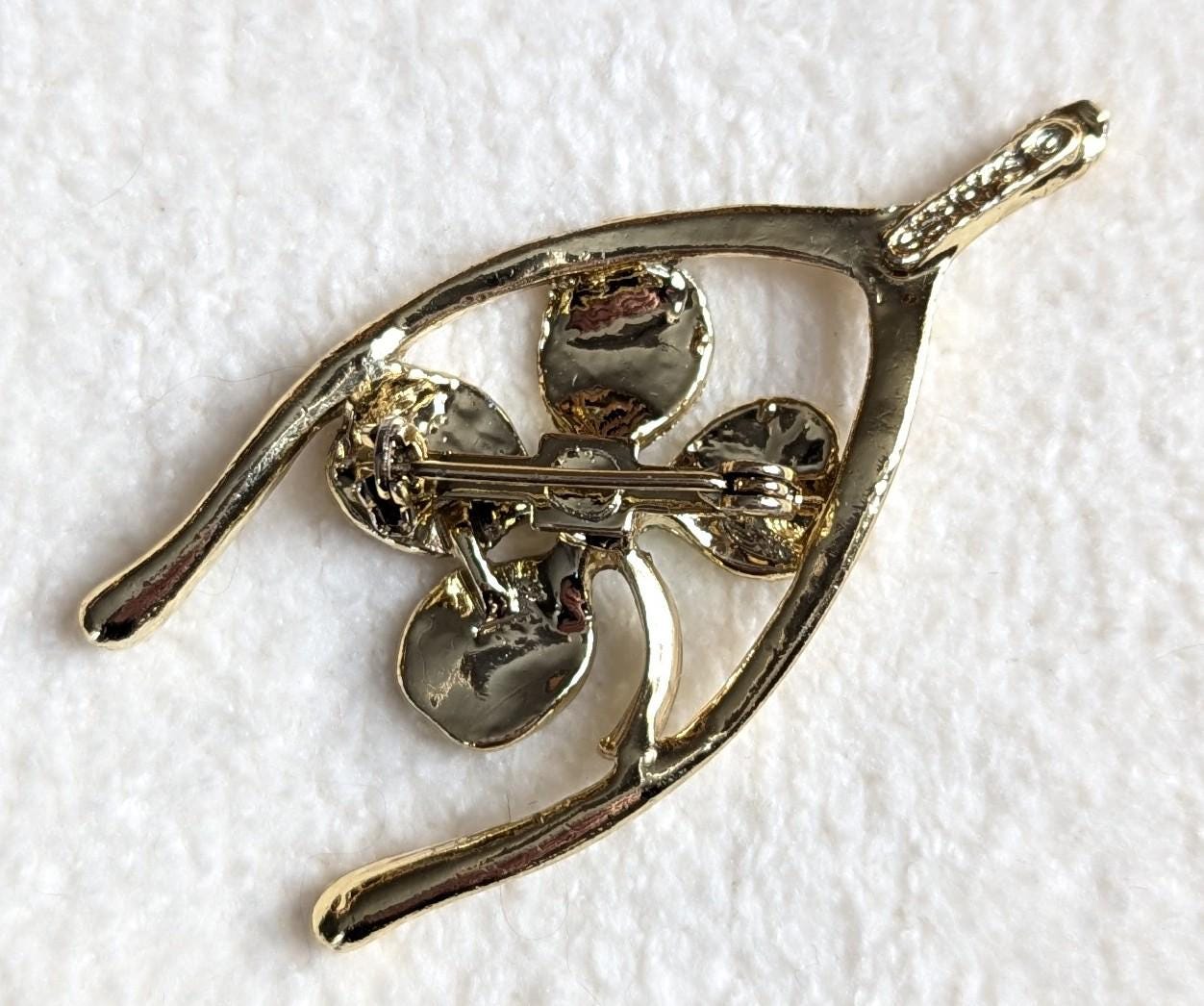 Vintage Gerry's Clover Brooch – Green Enamel, Faux Pearl Center