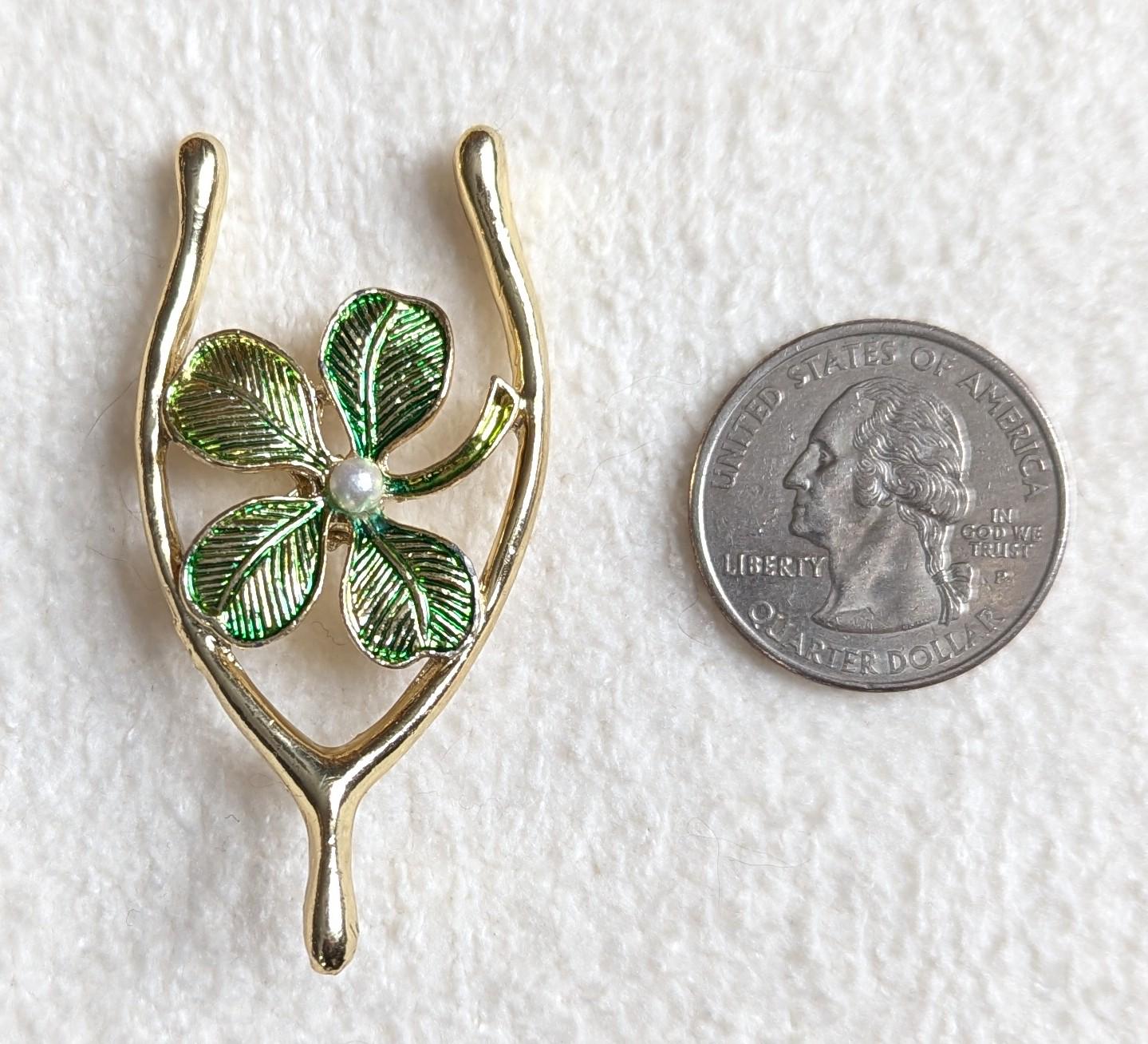 Vintage Gerry's Clover Brooch – Green Enamel, Faux Pearl Center