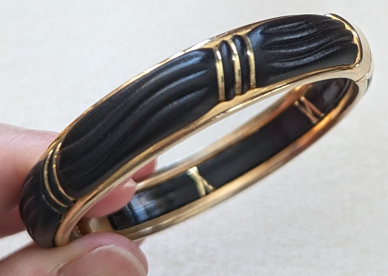 Vintage Black & Gold Clamshell Bangle | 1980s Retro Statement Bracelet