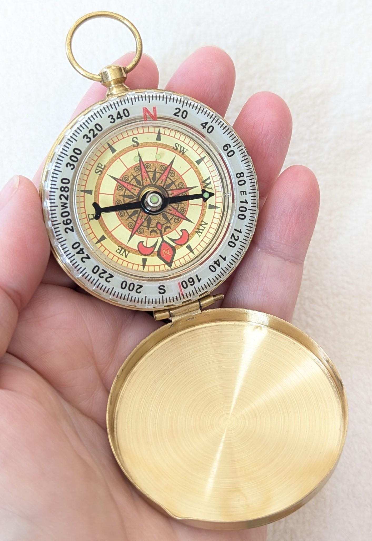 Vintage Brass Pocket Compass with Hinged Cover – Working Nautical Compass, Explorer Gift, Collectible Navigation Tool