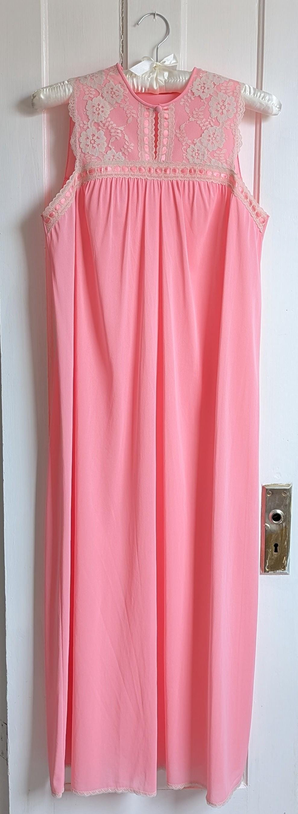 Vintage Kayser Pink Nylon Nightgown Lace Yoke Ribbon Trim Romantic Lingerie Gown Size M