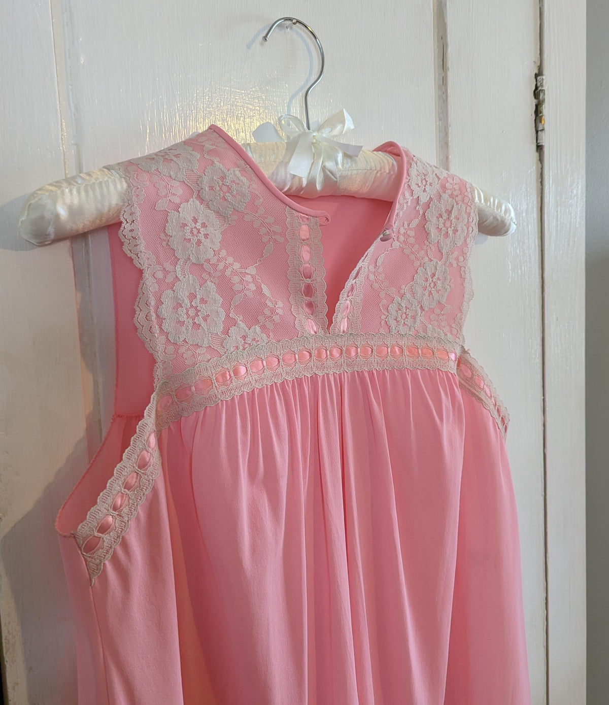 Vintage Kayser Pink Nylon Nightgown Lace Yoke Ribbon Trim Romantic Lingerie Gown Size M