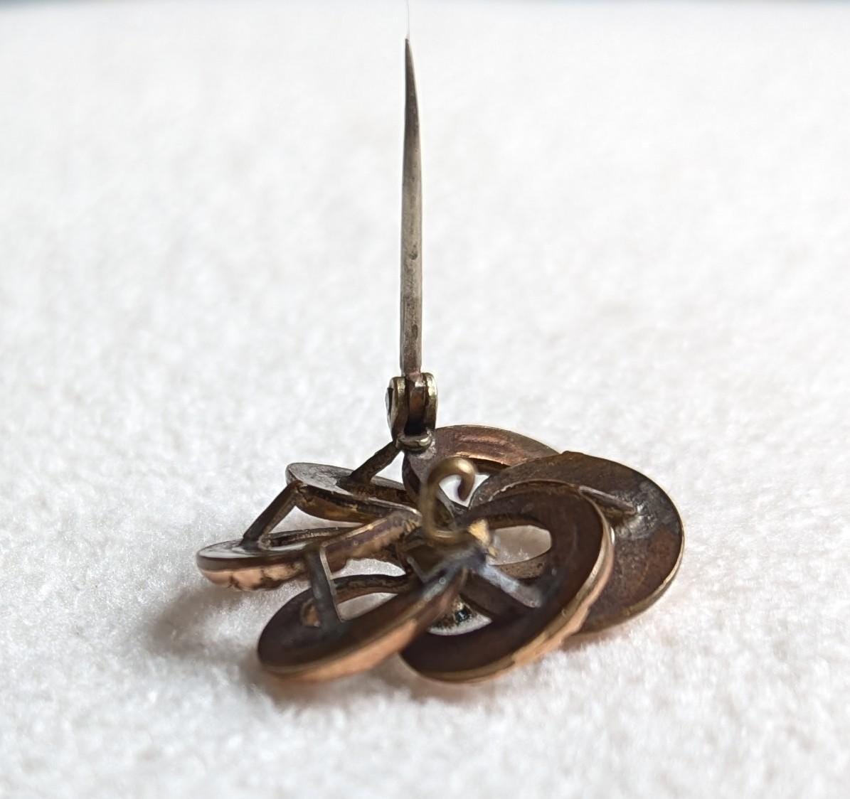 Vintage 1940s Copper Tone Floral Swirl Brooch | Green Glass Center | Art Nouveau Revival Pin