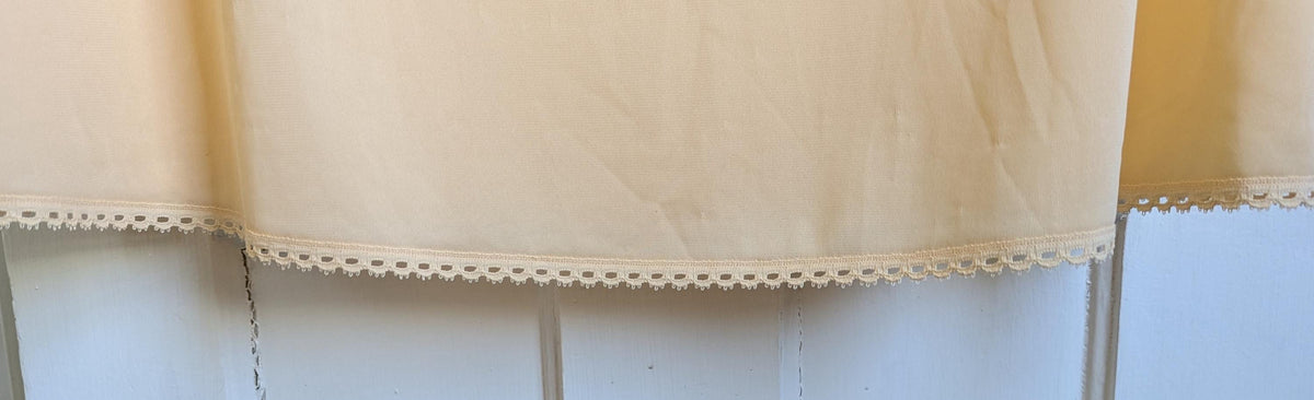 Vintage Vanity Fair Peach Nylon Nightgown with Lace Bib – Size Small