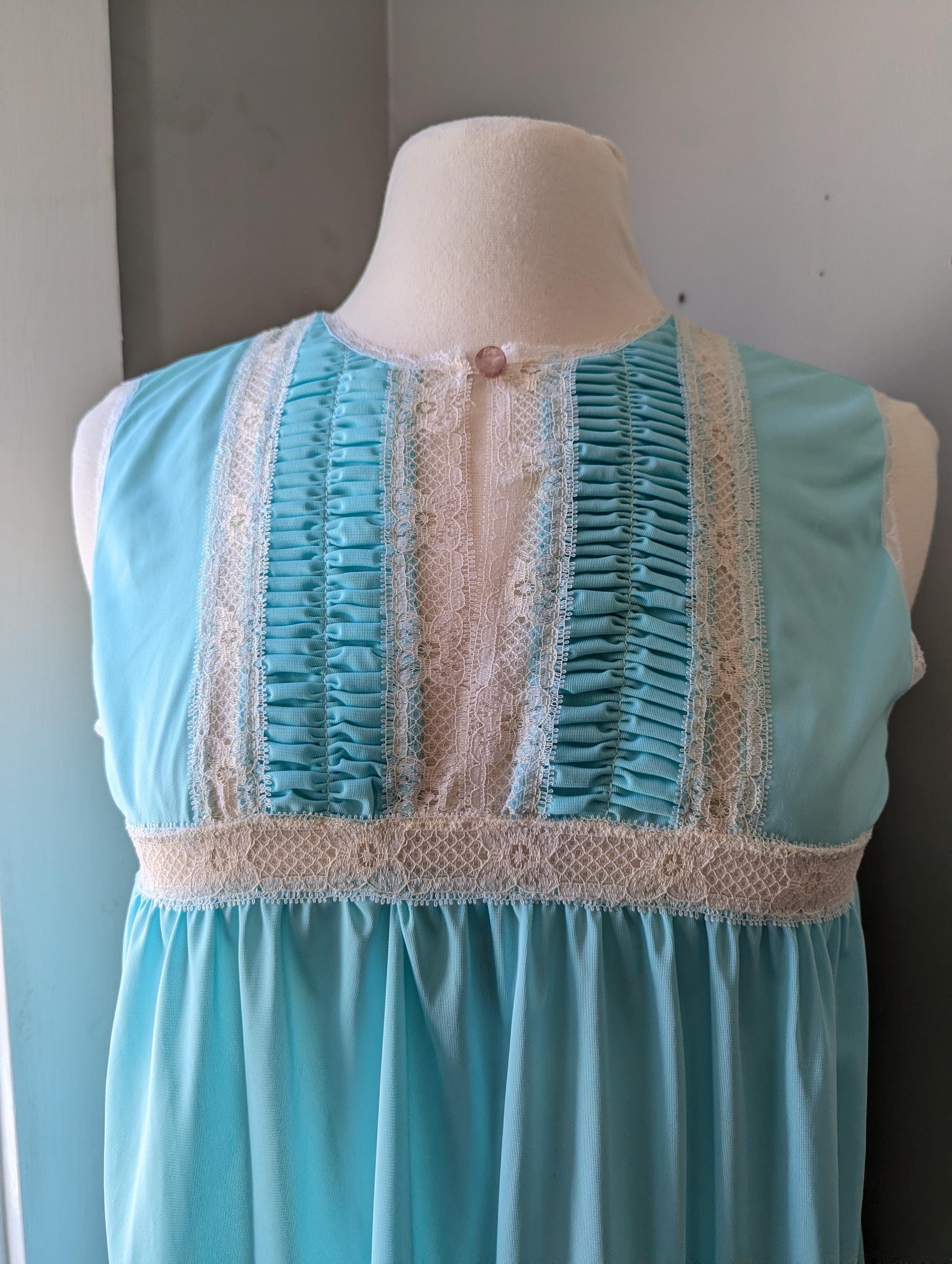 Vintage Aristocraft Turquoise Nylon Nightgown Lace Trim Pintuck Bodice Sleeveless Long Nightgown 70s Lingerie