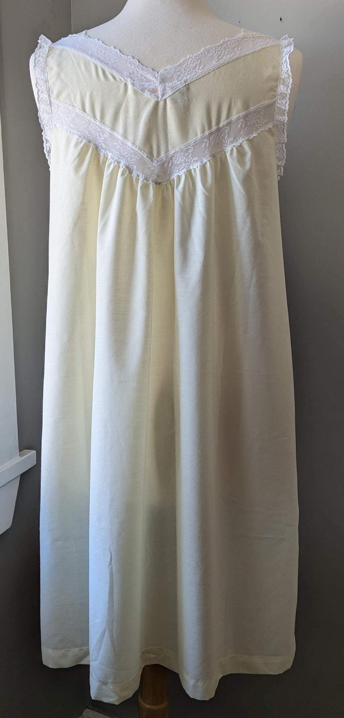 Vintage Barbizon Cotton Nightgown: Lace Trim Waltz Length Sleep Dress
