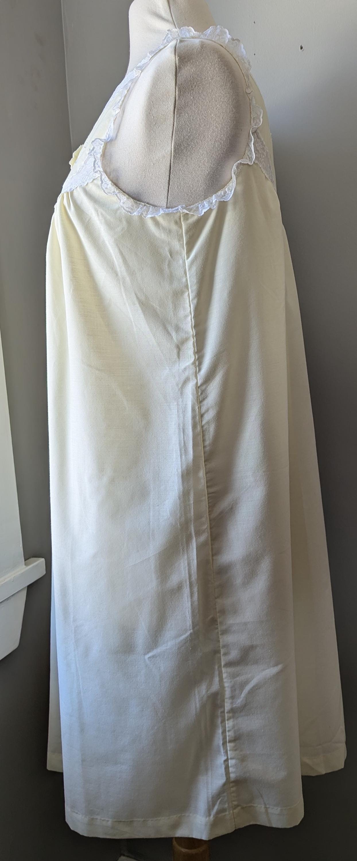Vintage Barbizon Cotton Nightgown: Lace Trim Waltz Length Sleep Dress
