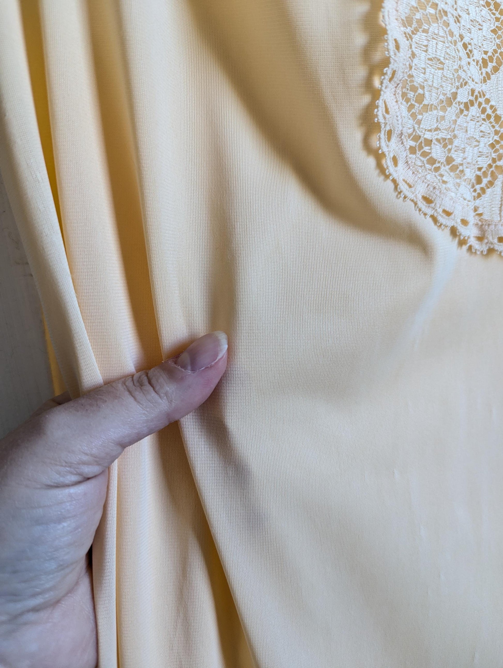 Vintage Vanity Fair Peach Nylon Nightgown with Lace Bib – Size Small